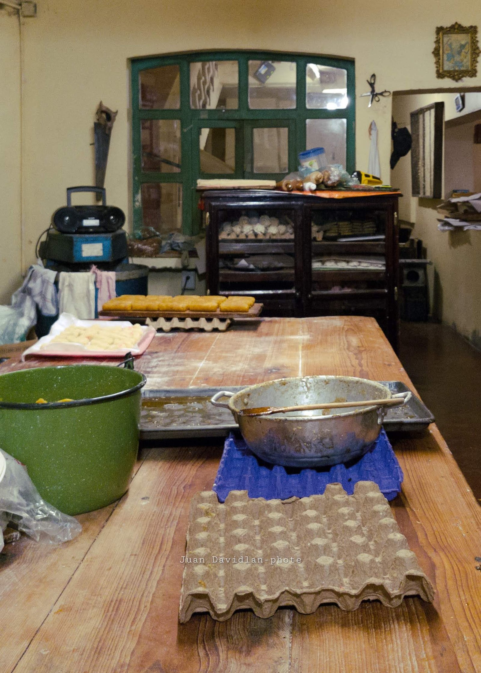 El área de trabajo y preparación en la dulcería de Altotonga