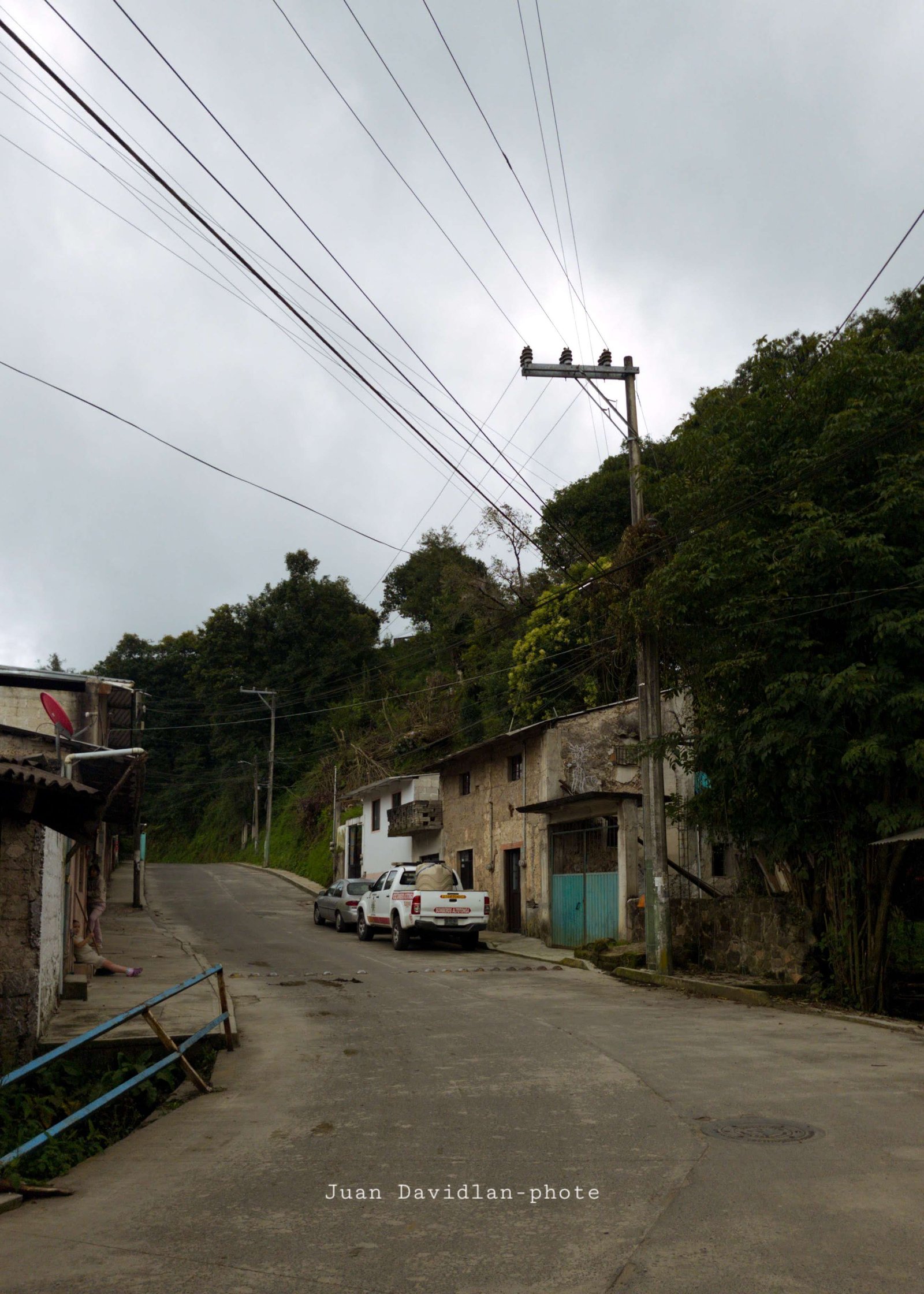 El camino a la comunidad  - Calles de Altotonga, Veracruz