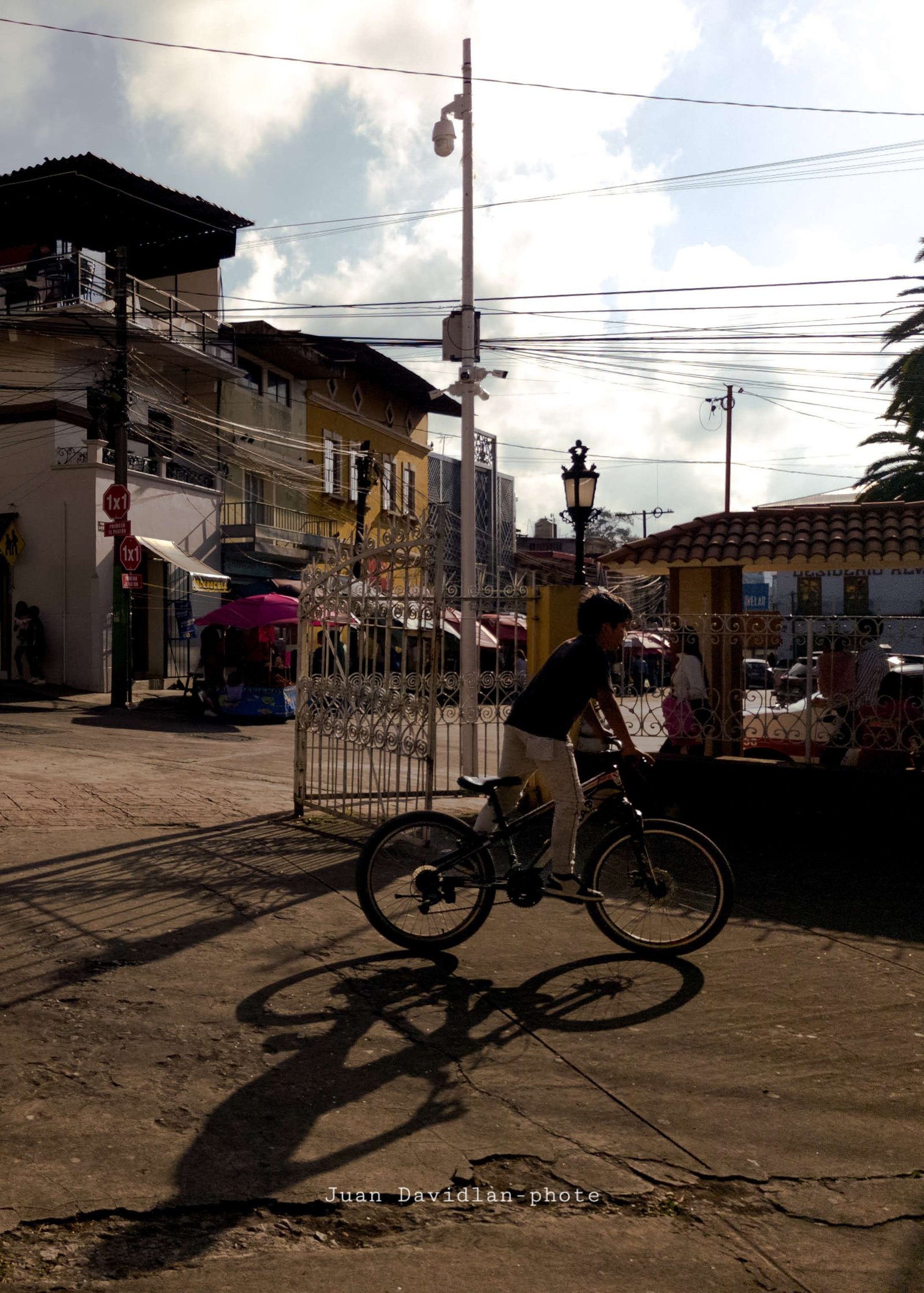 La bici - Calles de Altotonga, Veracruz